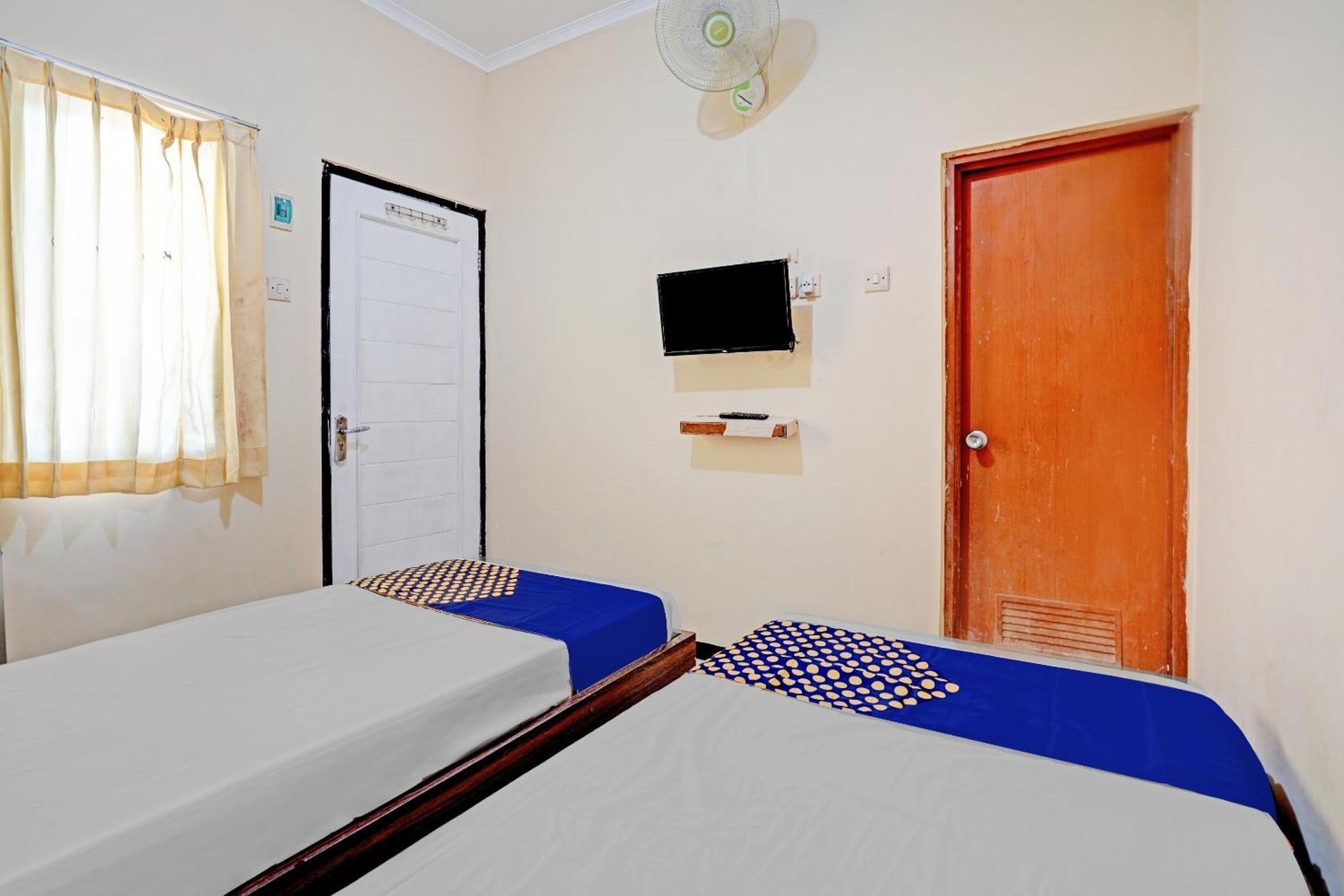 Oyo 90622 Hotel Galaksi Ponorogo Exterior photo