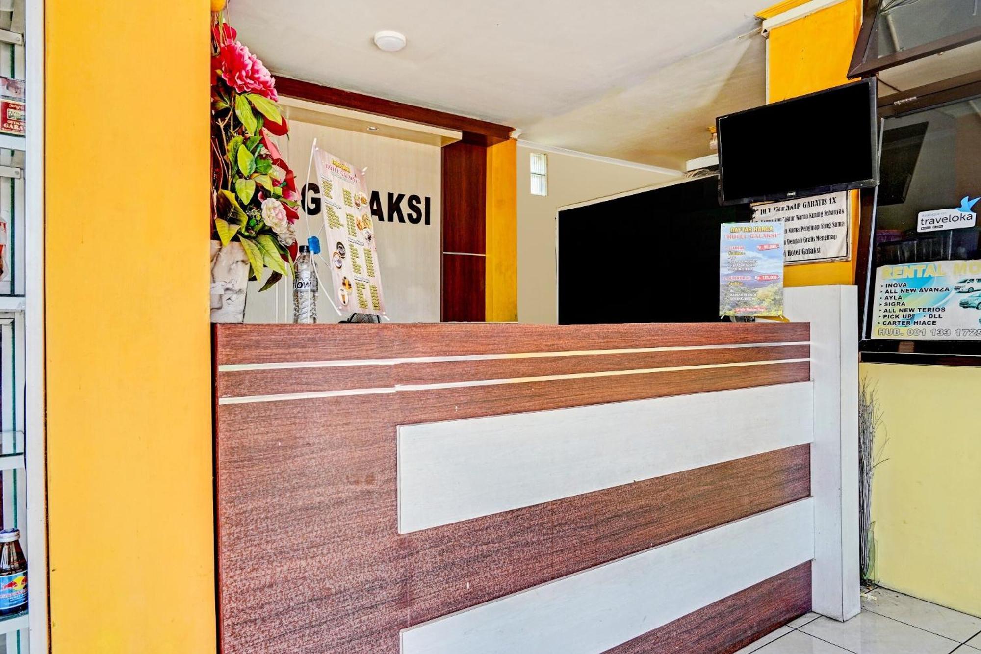 Oyo 90622 Hotel Galaksi Ponorogo Exterior photo